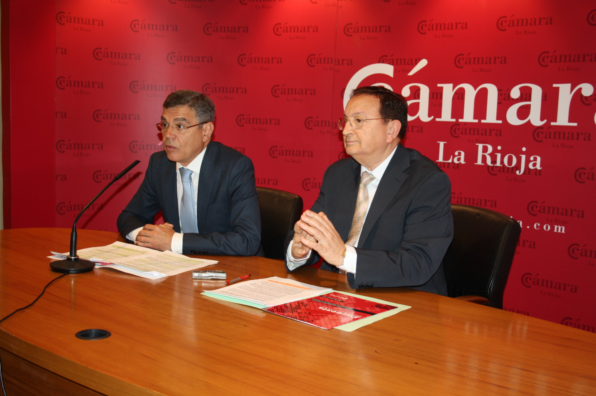 Los empresarios señalan síntomas  de mejoría económica